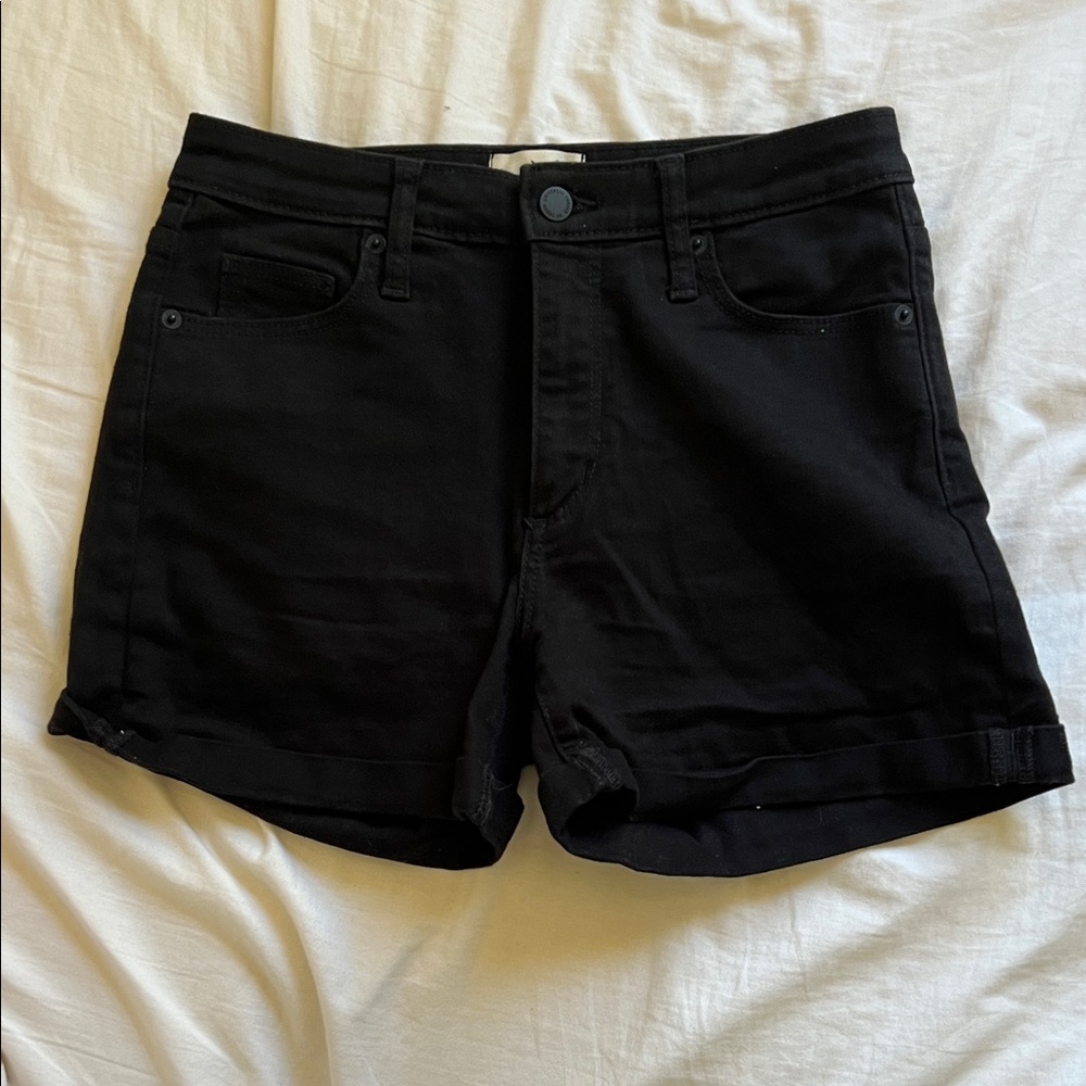 Universal Thread Black High Rise Midi Short